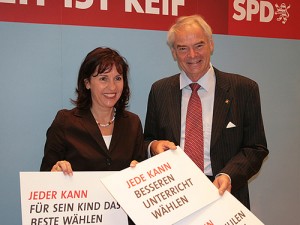 Rainer Domisch und die damalige hessische Spitzenkandidatin Andrea Ypsilanti 2007. Foto: SPD Hessen / Flickr