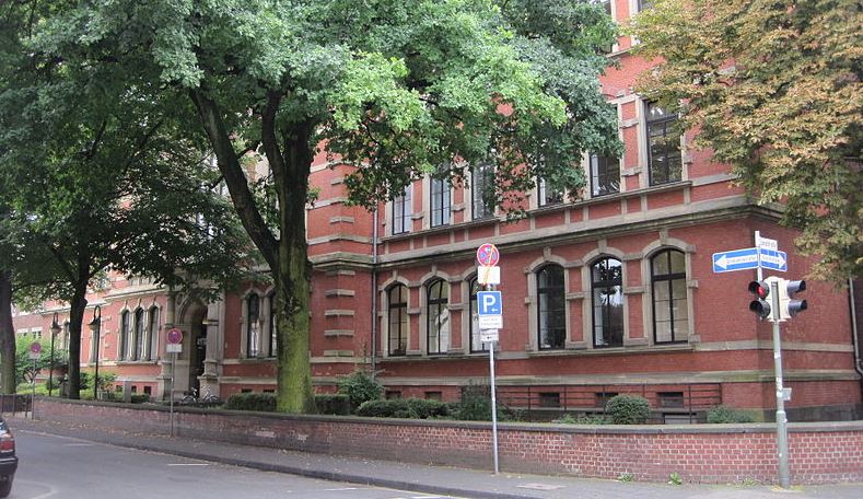 Ort der Verhandlung: Das Amtsgericht Neuss. Foto: Stefan Flöper / Wikimedia Commons (CC BY-SA 3.0) 