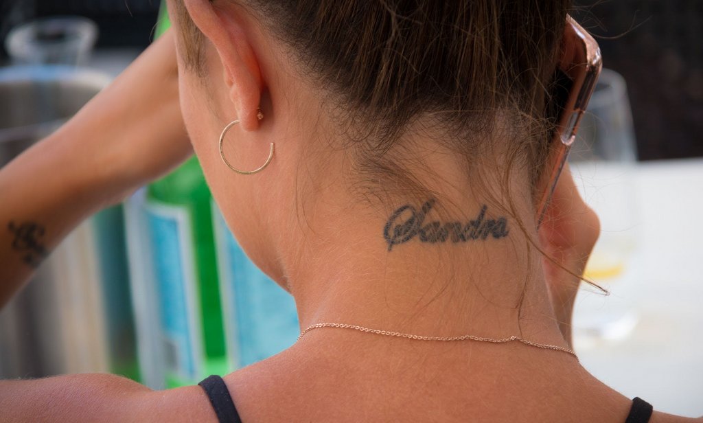 Intimbereich tattoos frau im Tattoo Ideen