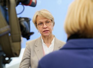 Schulministerin fordert von Lehrkräften: Antisemitismus unter Schülern nachgehen!