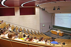 Studenten im Hörsaal der Universität Frankfurt (Foto: Johann Wolfgang Goethe Universität Frankfurt)