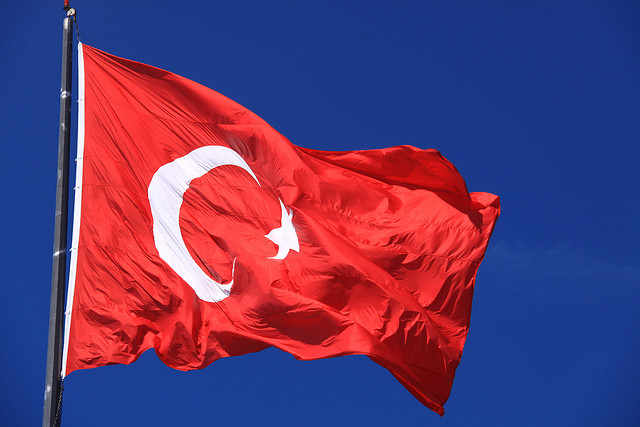 In einigen Bundesländern hat die Türkei die Aufsicht über den muttersprachlichen Türkischunterricht. Angesichts von Verfolgung und Inhaftierungen echter oder vermeintlicher Regierungsgegner in der Türkei eine zunehmend umstrittene Praxis. Foto: Jeremy Vandel / Flickr (CC BY 2.0)
