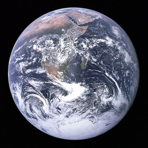 Die Erde, fotografiert von Apollo 17 fotografiert am 7. Dezember 1972, wird wärmer. (Foto: Wikimedia public Domain)