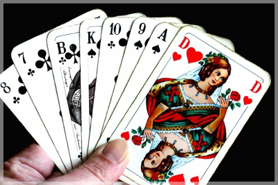 Spielen ist gut für das Soziale Lernen von Kindern, daran erinnert der VBE. (Foto: BirgitH/pixelio.de)