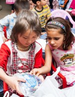 Kinder - im Bild afghanische Mädchen - sind vom ersten Tag an in Deutschland schulpflichtig. (Foto: isafmedia/Flickr CC BY 2.0)