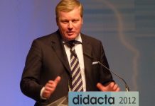 Kultusminister Althusmann bei seiner Eröffnungsrede auf der didacta 2012 in Hannover: Foto: Nina Braun