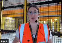 Wo Roboter hin und her flitzen: Eine virtuelle Führung bei Amazon weckt bei Schülerinnen und Schülern Interesse an Berufen in der IT