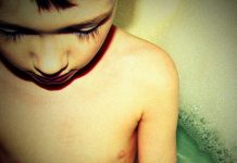 Immer wieder gibt es Fälle von brutaler Gewalt gegen Kinder - Symbolbild. Foto: goldsardine / Flickr (CC BY-ND 2.0)