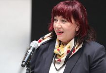 Als Schulleiterin ins Amt der Bildungssenatorin, ein Fehler? Busse unter Druck