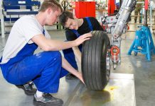 Auszubildende bemängeln eine schlechte Abstimmung zwischen Betrieb und Berufsschule. Foto: Arbeitgeberverband Gesamtmetall / flickr (CC BY 2.0)