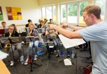 Bringen Sie besonderen Schwung in Ihr Ensemble! Mit einer gemeinsamen Probezeit in einer Musik-Jugendherberge im Rheinland