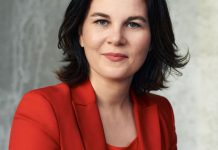 Baerbock fordert: Schulen sollen den Schülern alle notwendigen Materialien (gratis) bereitstellen