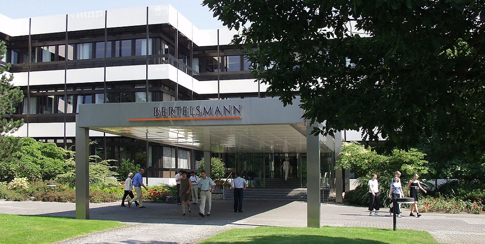 Investiert massiv in den Bereich Bildung: Bertelsmann, hier die Zentrale in Gütersloh. Foto: Bertelsmann Media Relations / Wikimedia Commons