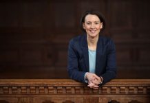 Wird von der Leiterin eines Bremer Gymnasiums verklagt: die Bildungsenatorin der Handestadt, Claudia Bogedan (SPD). Foto: Senatorin für Kinder und Bildung