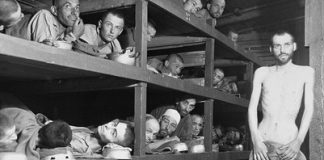 Überlebende des Konzentrationslagers Buchenwald 1945. Foto: US Holocaust Memorial Museum / Wikimedia Commons