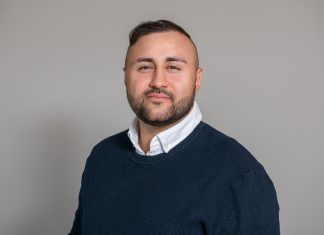 Von der Hauptschule bis nach Harvard: Warum Dr. Yüksel – trotz beeindruckender Bildungskarriere – das deutsche Schulsystem kritisiert