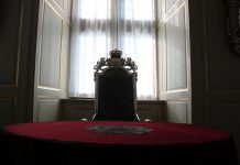 Schulleiter händeringend gesucht: Pilotprojekt startet in Duisburg