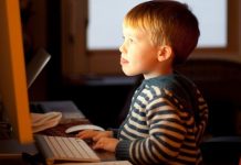 Der Bund soll sich stärker für die digitale (Aus-)Bildung engagieren. Foto: Lars Plougmann / flickr (CC BY-SA 2.0)