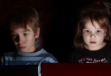 Schöne neue Lernwelt? Die Schulen in Deutschland stehen vor einer digitalen Revolution. Foto: Ed Ivanushkin / flickr (CC BY-SA 2.0)