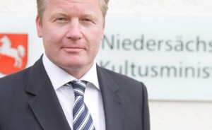 In der Kritik: Niedersachsens Kultusminister Bernd Althusmann. Foto: Kultusministerium Niedersachsen