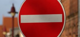 Mit temporären Sperren will die Polizei Hannover die Gefahr durch „Elterntaxis“ mindern – für Lehrer soll es Ausnahmegenehmigungen geben. Acid Pix / flickr (CC BY 2.0)