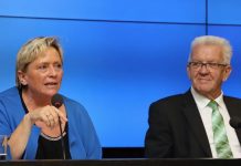 Offenbar einig. Ministerpräsident Winfried Kretschmann und Kultusministerin Susanne Eisenmann; hier bei einer Pressekonferenz im vergangenen Mai. Foto: Staatsministerium Baden-Württemberg