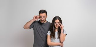 Umfrage: Eltern vertrauen dem Schulsystem nur wenig (und sind skeptisch gegenüber KI-Anwendungen im Unterricht)