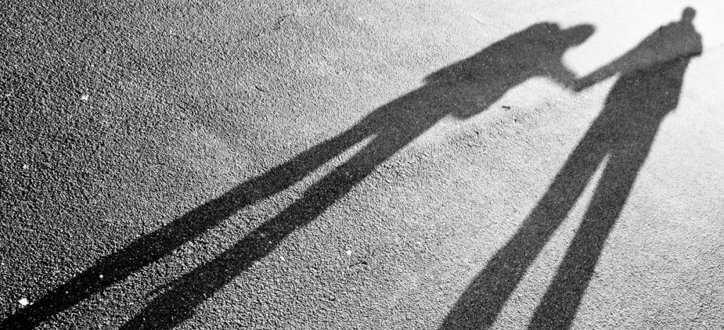 Wenn Kinder sich nicht aus dem langen Schatten der Eltern befreien können ... Foto: Petras Gagilas / flickr (CC BY-SA 2.0)