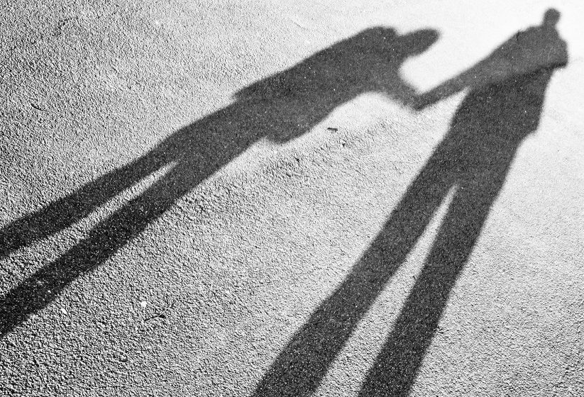 Wenn Kinder sich nicht aus dem langen Schatten der Eltern befreien können ... Foto: Petras Gagilas / flickr (CC BY-SA 2.0)