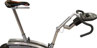 Ist das pädagogisch sinnvoll – oder schlicht Unfug? In der Ergometer-Klasse lernen Schüler auf dem Heimtrainer Sinnvoll im Klassenzimmer? Fahrrad-Ergometer. Foto: KMJ / Wikimedia Commons (CC BY-SA 3.0)