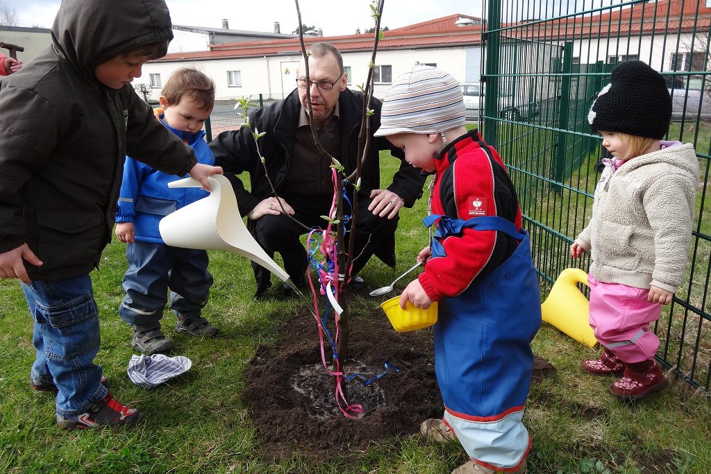 Noch immer kommen Männer meist nur zu Projekten in Kitas, der Alltag ist weiblich. Foto: Siewerin / Pixabay (CC1.0)