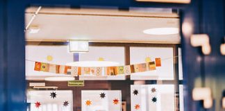 Zugang zu schwer erreichbaren Familien an Schulen im Brennpunkt: Der Brückenbauer