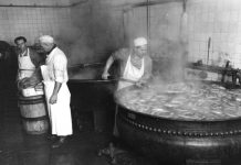 Auf viele Lehrlinge kommen nach der Schließung der Berliner Fleischerfachschule weite Wege zu. Foto: Bundesarchiv, Bild 183-R68087 / Wikimedia Commons (CC-BY-SA 3.0)