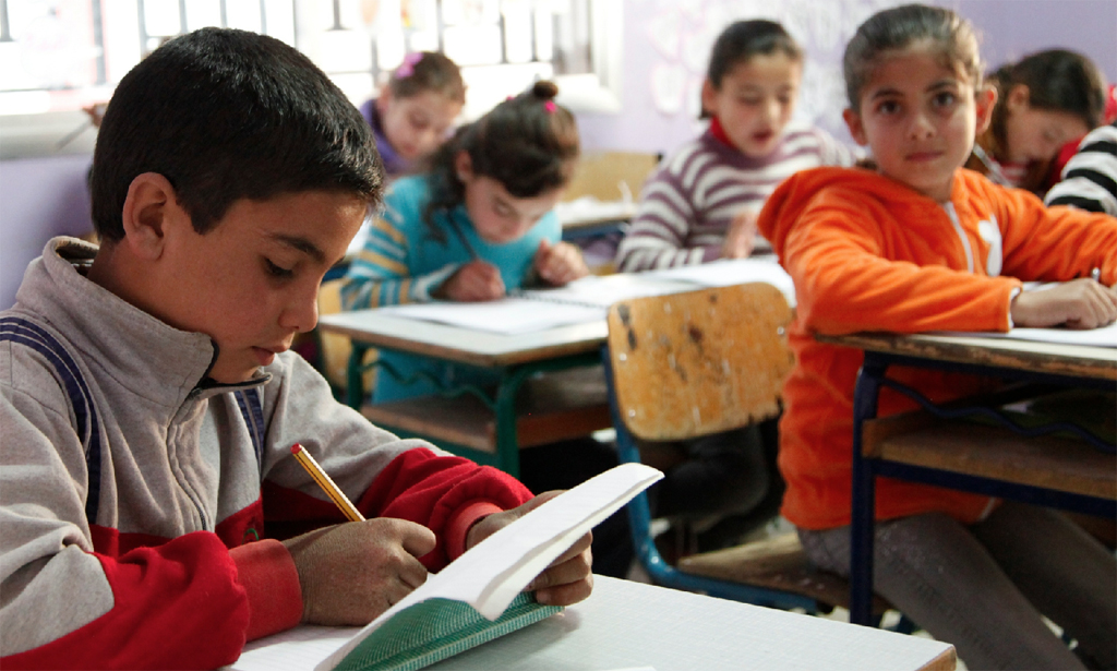 Es dürfe nicht vergessen werden, dass auch die Schulen auf Unterstützung angewiesen sind Foto: DFID - UK Department for International Development / Wikimedia Commons (CC-BY-2.0)