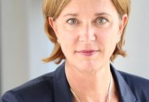 Schulleiter bewerten Digitalisierung mit einer Vier – Schulministerin freut das