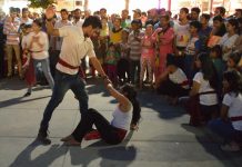 Gewalt in der Nachbarschaft löst Stress aus, selbst wenn man nicht unmittelbar betroffen ist. (Symbolbild). Foto Biswarup Ganguly / Wikimedia Commons (CC BY 3.0)