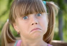 Früheingeschulten wird häufiger ADHS zugeschrieben – Wissenschaftler befürchten „Überdiagnostizierung“ Auch in Deutschland ist es möglich, das Kinder ein falsches Etikett als ADHS-Patienten bekommen. Foto: Pezibear / Pixabay (CC0 1.0)