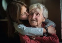 Die unterschätzten Kümmerer: Großeltern wenden alljährlich vier Milliarden Stunden für ihre Enkel auf (und bekommen in Bayern jetzt einen eigenen Tag)