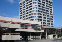 Ist das die neue Spießigkeit? Künstlergruppe bricht nach Vorwürfen Uni-Ausstellung ab Ort des Geschehens: die Zentralmensa der Uni Göttingen. Foto: Magnus Mertens / Wikimedia Commons (CC BY-SA 2.5)