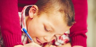 Eltern unter Leistungsdruck: Unser Kind kommt in die Schule – und wir mit! Was Experten empfehlen, damit der Familienfrieden nicht leidet