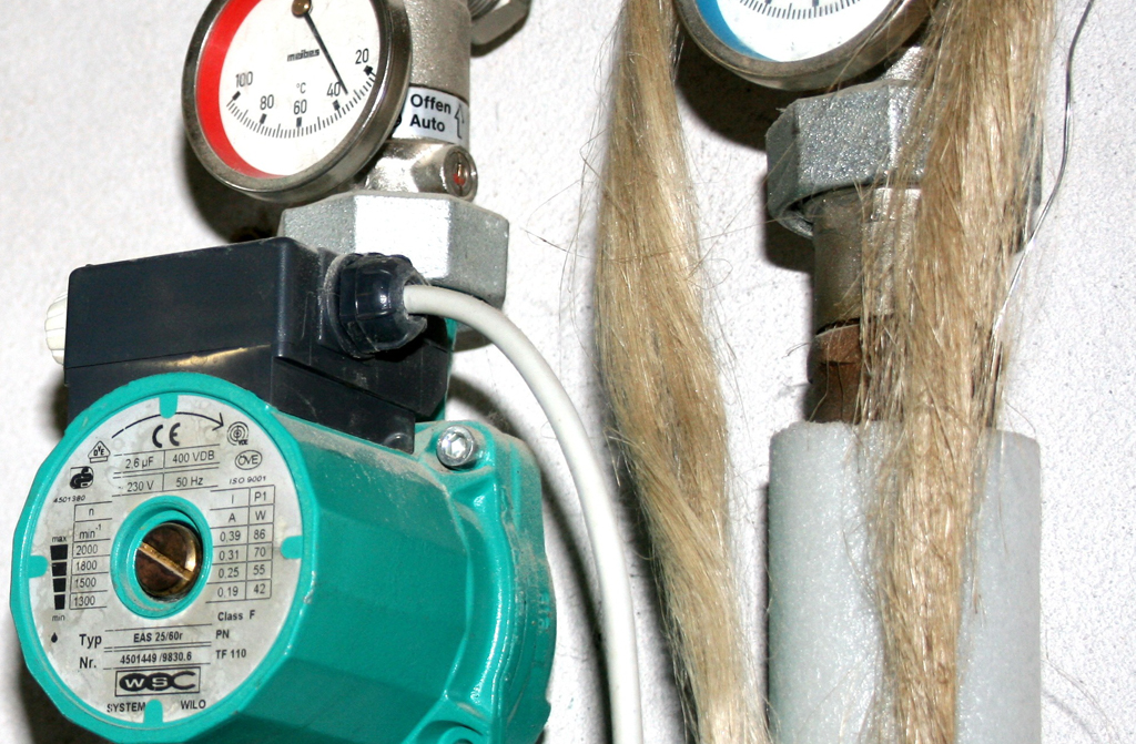 Zwei Schüler nach Heizungsdefekt im Krankenhaus Heizungspumpe