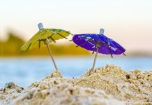 Hitzefrei: Schüler wollen Ermessensspielraum für Schulleiter abschaffen Hitzefrei ist eigentlich keine Frage von Urlaub. Foto: 926663 / pixabay (CC0 Public Domain)