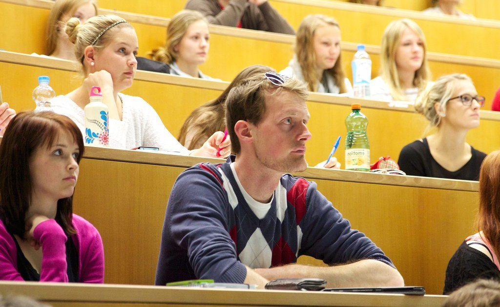 Ob hier jemand G8 oder G9 hinter sich hat, lässt sich kaum feststellen. Foto: Universität Salzburg (PR) / flickr (CC BY 2.0)