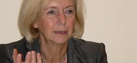 Macht mobil gegen Analphabetismus: Bundesbildungsministerin Johanna Wanka. Foto: Axel Hindemith / Wikimedia Commons Creative Commons (CC-by-sa-3.0)