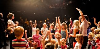 Viele Theater haben heute Angebote für Kinder und Jugendliche fest im Programm. Foto: Next Liberty Graz Jugendtheater GmbH / Wikimedia Commons (CC BY-SA 4.0)