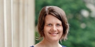 “Nicht zielführend”: Kultusministerin gegen pauschales Handyverbot an Schulen