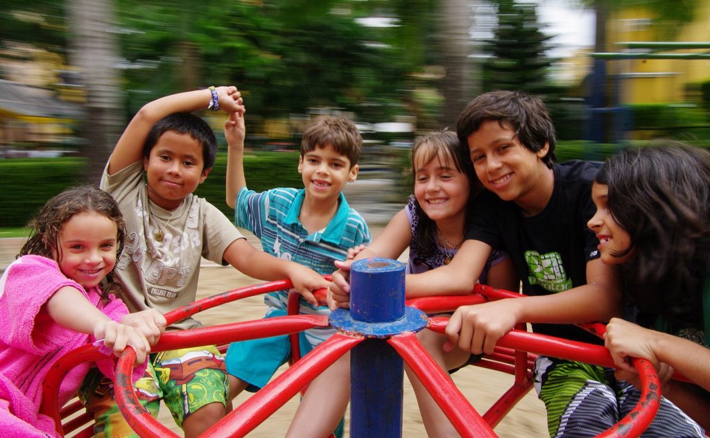 Zwei Drittel der vom Deutschen Kinderhilfswerk befragten Kinder und Jugendlichen wollen mehr draußen spielen. Foto: guilherme jofili / flickr (CC BY 2.0)
