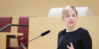 Schulze: Bayerns Kitas sollten bis 20 Uhr geöffnet haben