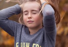 Kinder sind spirituelle Wesen, die sich die existenzielle Lebensfragen des Lebens stellen. Foto: Pezibear / Pixabay (CC0 1.0)