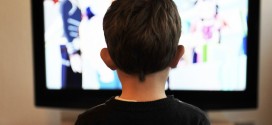 Auch das Fernsehen hat in der Medienwelt von Kindern noch nicht ausgedient. Foto: mojzagrebinfo /pixabay (CC0) (Ausschnitt)